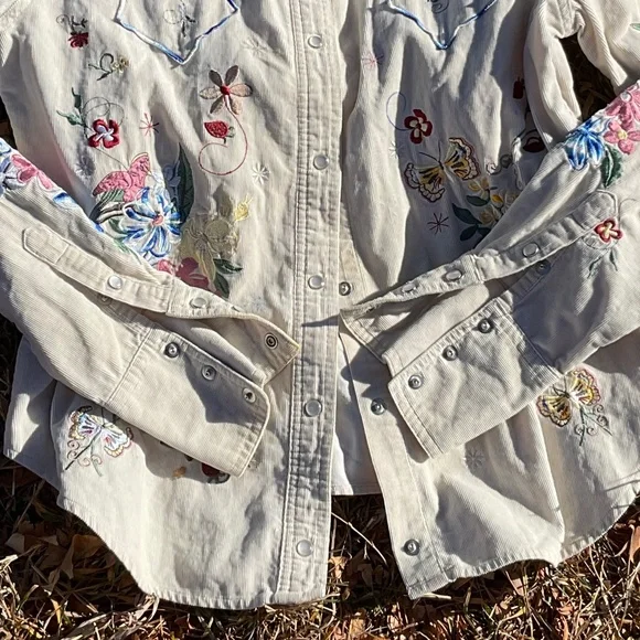 Whimsical Westen-Wear, snap button tan corduroy blouse - Picture 7 of 16